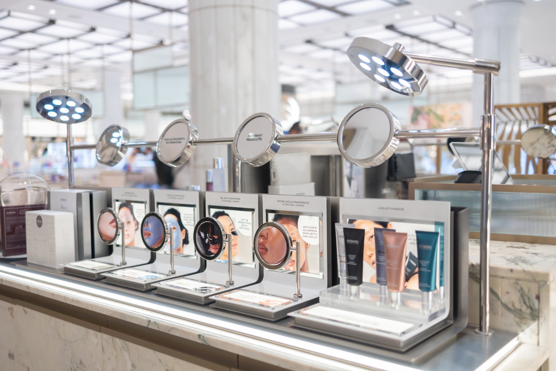 111SKIN masking bar with lit magnifying mirrors