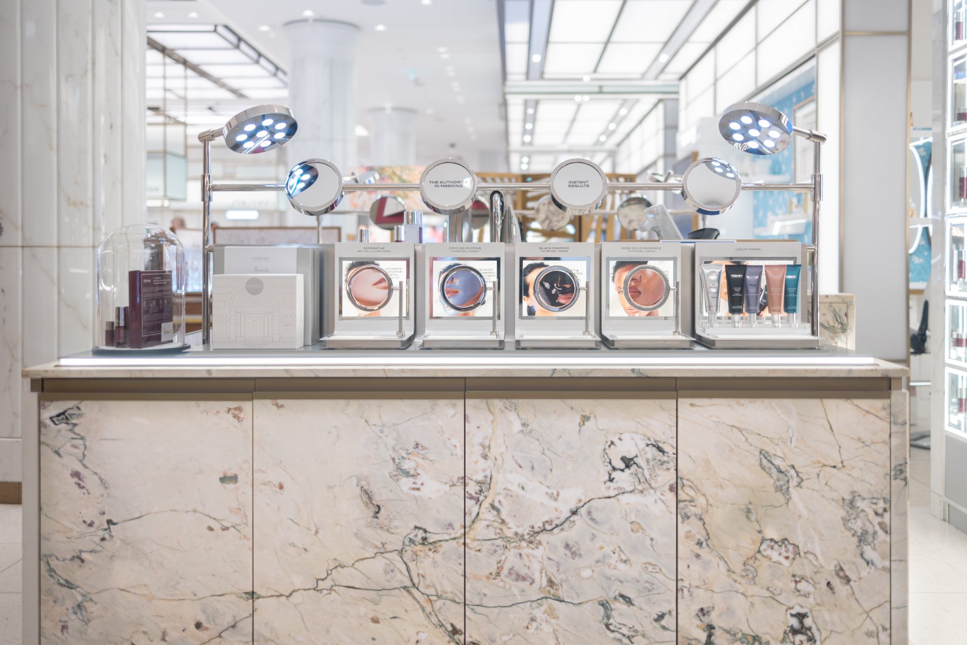 111SKIN Rose Gold Radiance masking display
