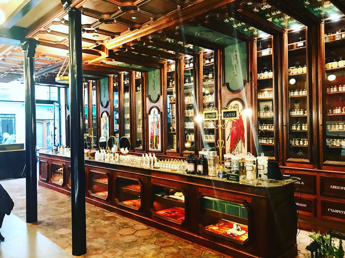 THE FLÂNEUR // A RETAIL GUIDE TO PARIS