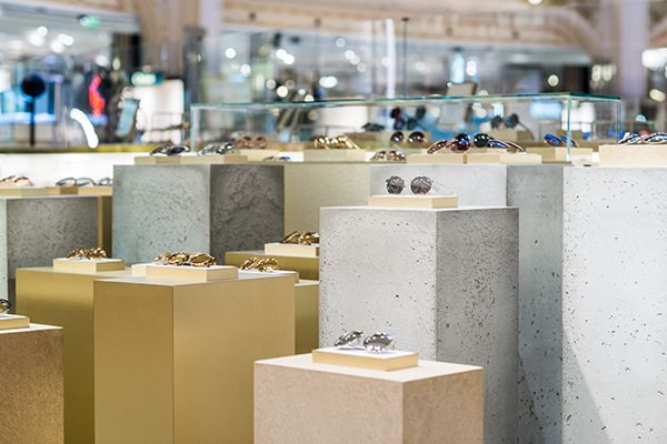 OUR WORK // LINDA FARROW LAUNCHES A POP-UP CONCESSION IN GALLERIES LAFAYETTE