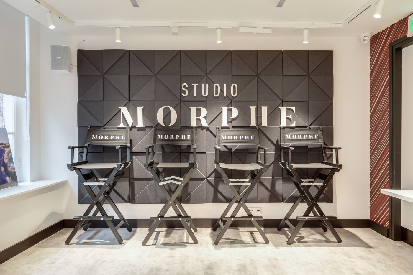 Why physical stores are a great customer acquisition strategy